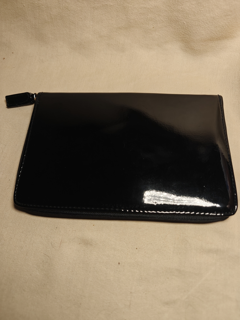 Y-Shaped Black Patent Leather Zip Pouch - Picture 3 of 6